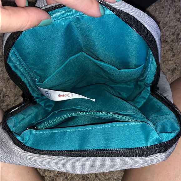 Backpack - Picture 6 of 7